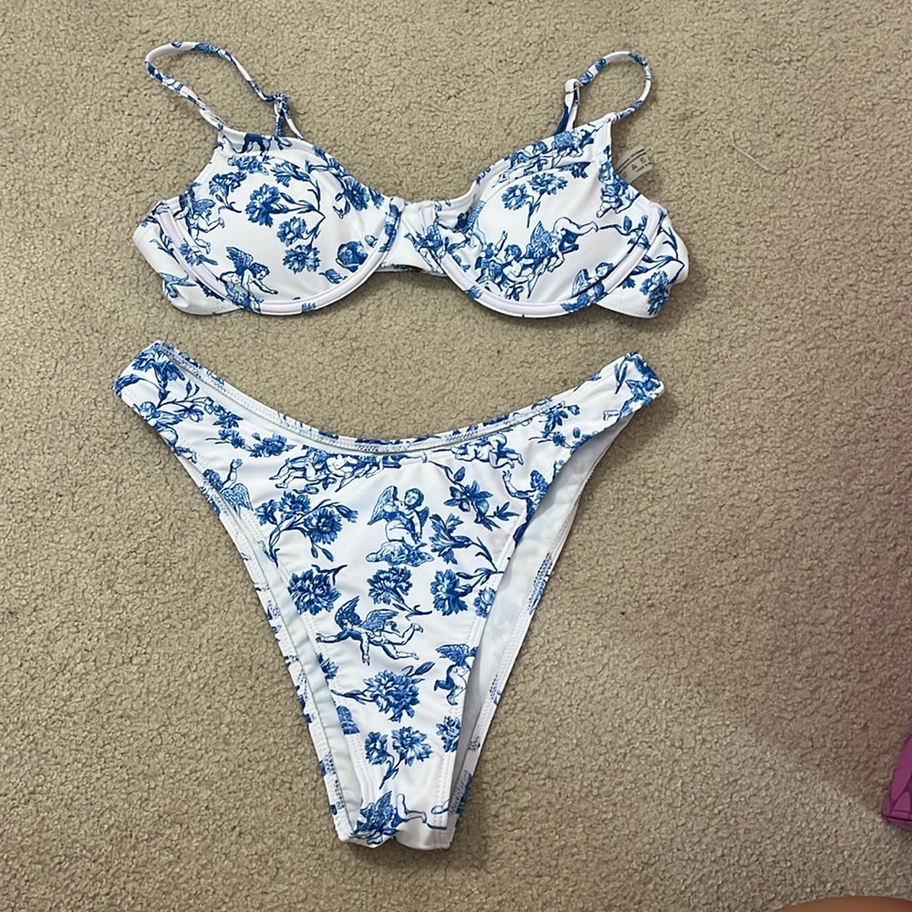 Amazon bikini size medium